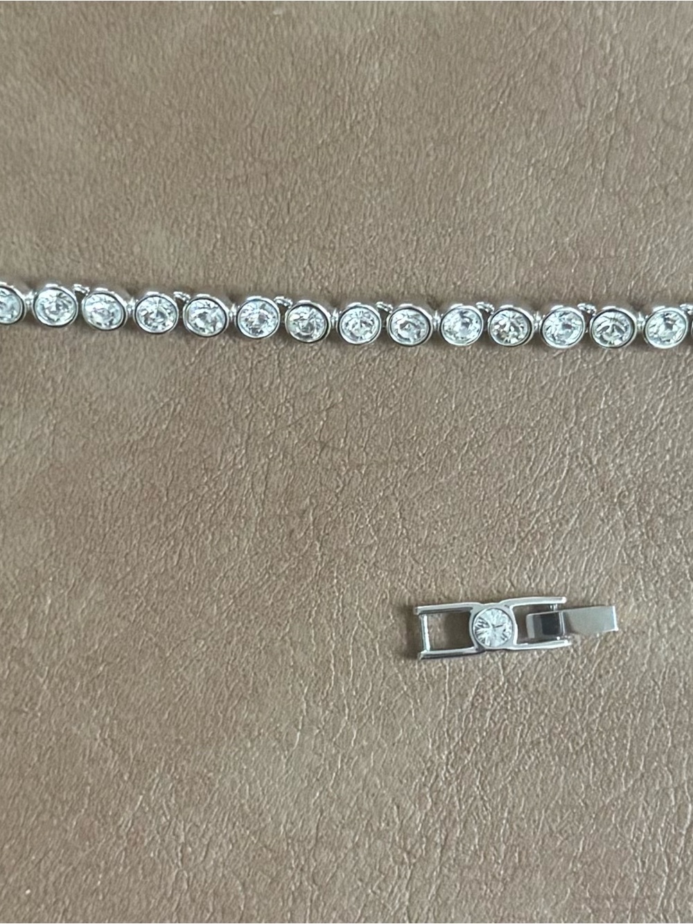 Swarovski crystal tennis bracelet 7 in with extender